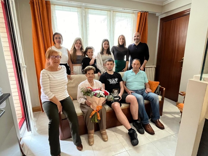 Manuela Pulgar Monge ordiziarrak 100 urte bete ditu