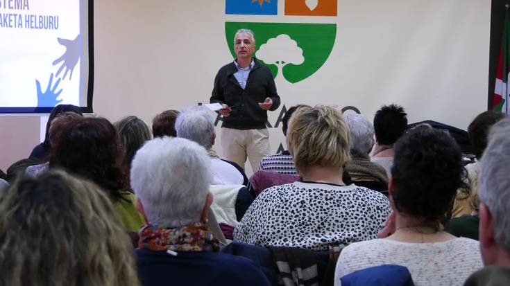 Udalaren eta lazkaotarren arteko lehen hurbilketa zaintza komunitario baterantz