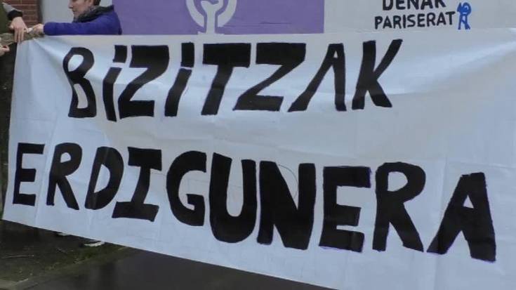 Itsasondoarrak ere M8ko greba feministarekin