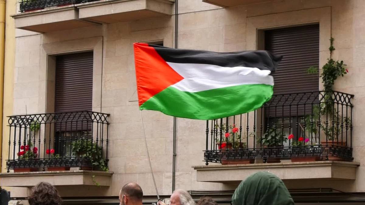 Burrunbak udaletxeen aurrean gaur Palestinaren alde