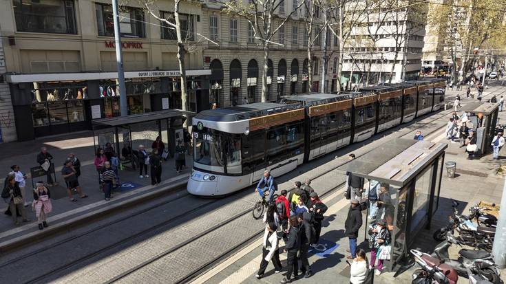 15 tren-tranbiaren hornikuntza esleitu diote CAFi Parisko eskualdean