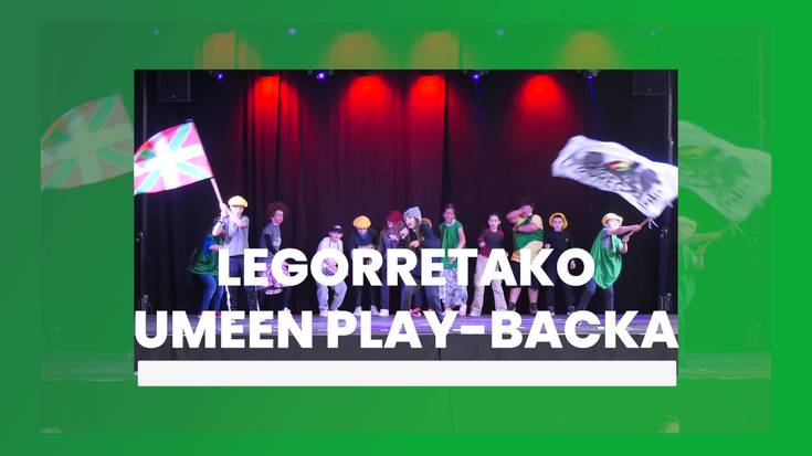 Legorretako umeen play-backa