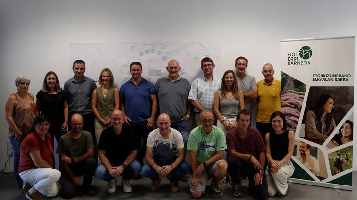 Proiektu estrategiakoak aurrera eramango dituen bulego teknikoa osatu du Goierri Barnetik elkarlan sareak