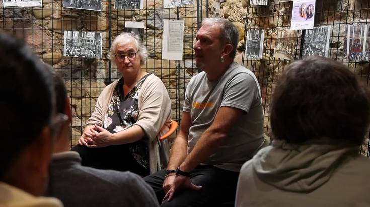 “Euskal Herria B-tik Gu berrietara” solasaldia partekatu zuten herritarrekin Amelia Barquin eta Jon Maiak