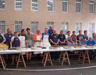 Paella lehiaketa gauzatu da hainbat elkarteren partaidetzarekin