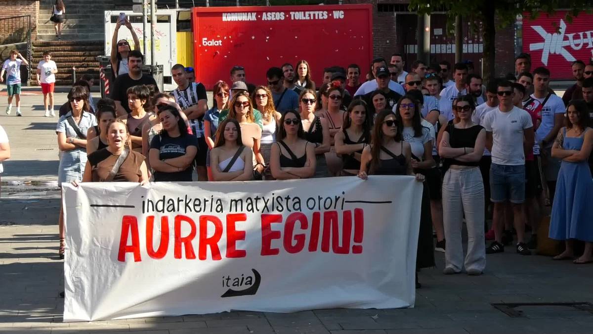 Indarkeria matxistaren aurkako elkarretaratzea egin zuen Itaiak