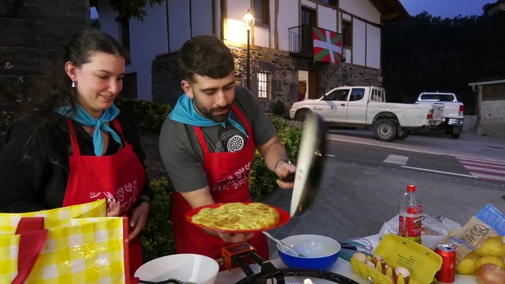 Tortilla lehiaketa Altzagako San Migelak hasteko