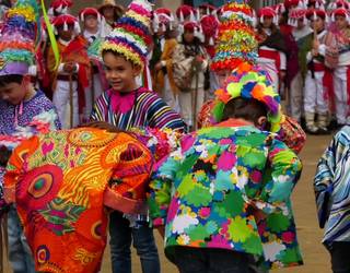 Asteartitan ospatu zituen Inauteriak Beasaingo Ikastolak