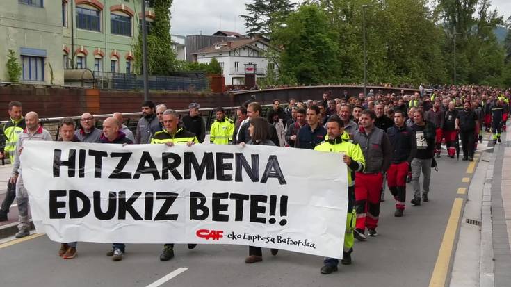 CAFeko langileak kalera atera dira, hitzarmenaren negoziaketa "edukiz betetzeko" eskatuz