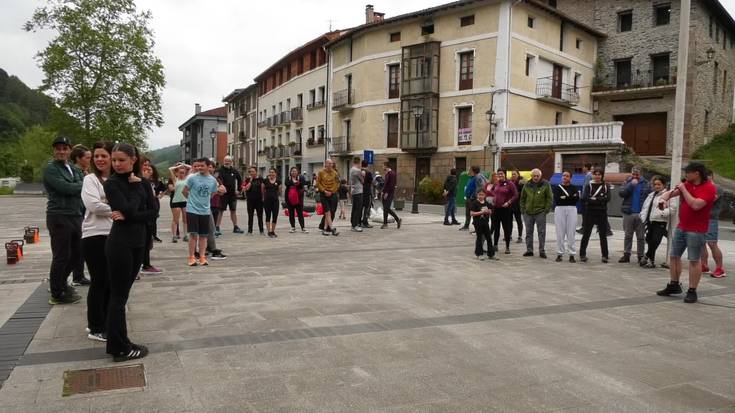 Naza eguna ospatzeko elkarteko kideek egun osoko jai-egitaraua osatu dute
