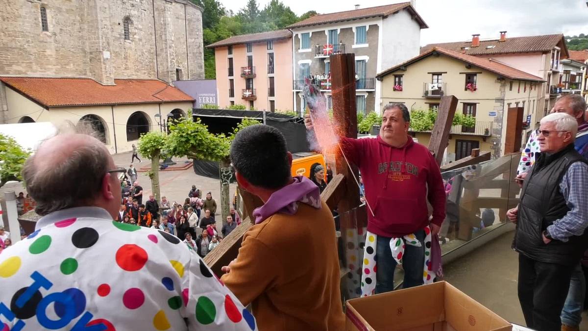 Legorretak atzo eman zien hasiera Azintzio jaiei