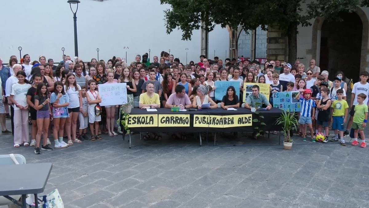 DBH3 eta 4ko ikasleei eskola garraioa kentzeko erabakia berrikus dezala eskatu diote Hezkuntza sailari