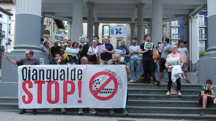 780 sinadura bildu ditu Oiangualde Stop! Herri Plataformak aurreikusitako urbanizazio proiektua geldiarazteko