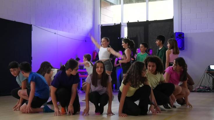 San Andres herri eskolako ikasleek “Aukera guztiak” proiektua aurkeztu dute herritarren aurrean