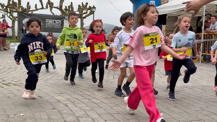 Leharrei lasterketa aurretik txikienek harrobia bermatuta dagoela erakutsi zuten