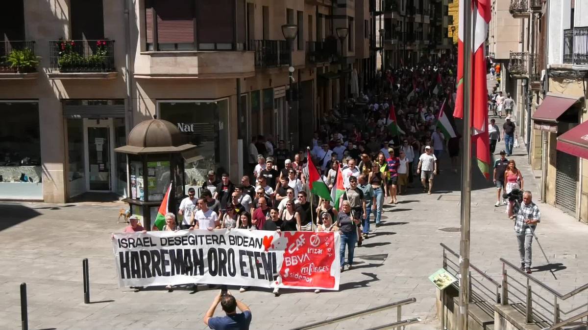 CAFek Israelekin dituen harreman ekonomikoak salatzeko protestak, akziodunen batzarraren egunean