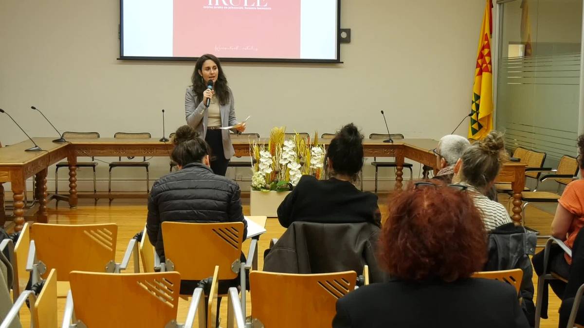 Emakumeentzako doako aholkularitza juridiko zerbitzua aurkeztu dute Beasaingo udaletxean