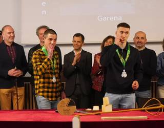 Garena Jatetxeko Julen Bazek eta Peli Perez de Anutizak eman diote hasiera Idiazabal gaztaren denboraldi berriari