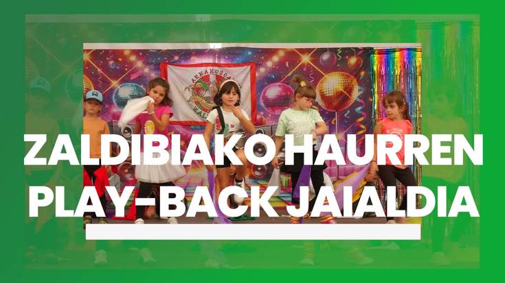 Zaldibiako haurrek play-back jaialdia egin zuten festetan