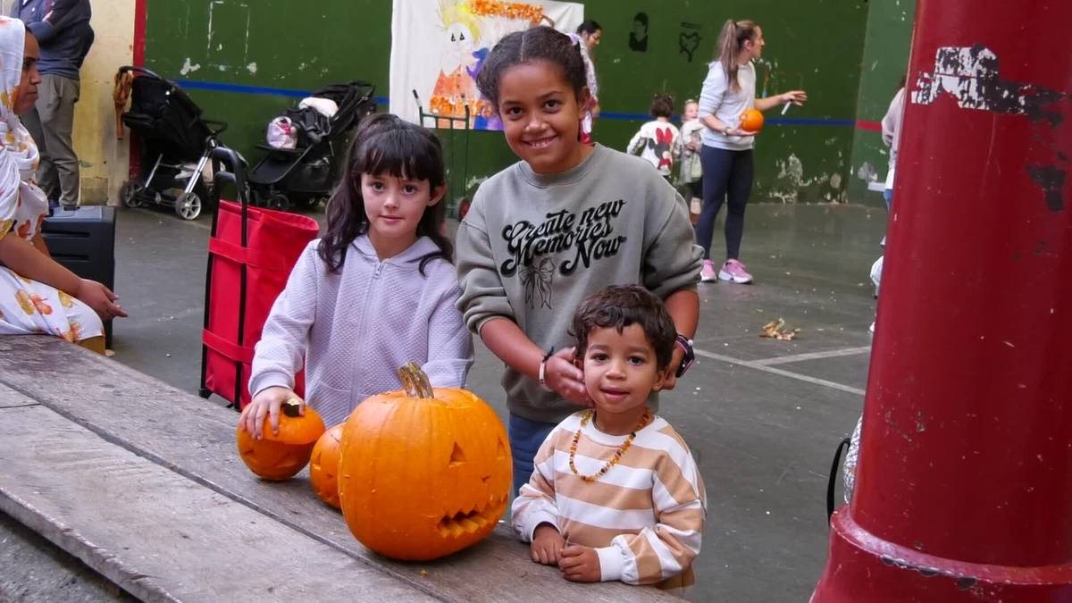 Gau Beltzerako kalabazak prest dituzte legorretarrek