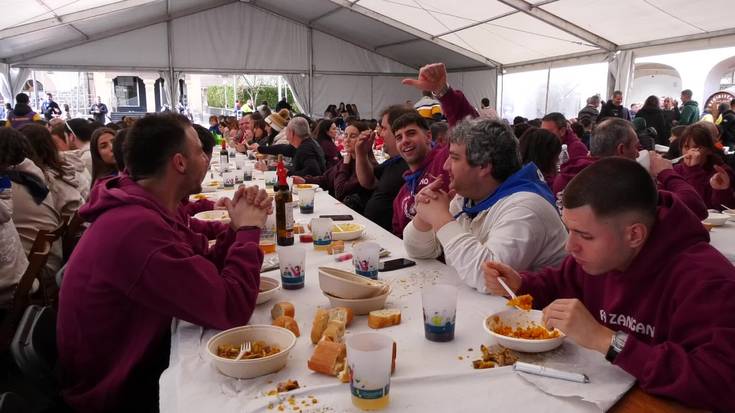 Paella jana lagunartean San Blasei agur esateko