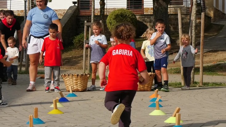 Balentzategi ikastetxeak bere lehen Eskola Eguna ospatu zuen