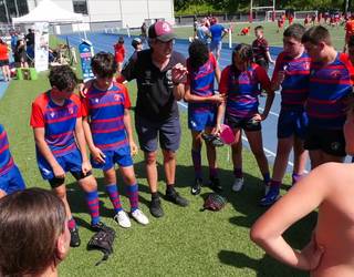16 taldek parte hartu zuten festa giroan ospatu zen Haurrugby txapelketan