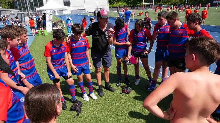 16 taldek parte hartu zuten festa giroan ospatu zen Haurrugby txapelketan