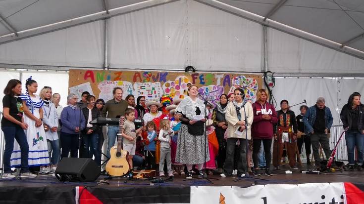 Herrian presente dauden 14 herrialde eta Palestina, Aniztasun Festaren protagonista