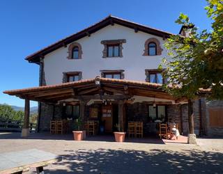 2 lagunentzako otrodua Bartzelona jatetxean