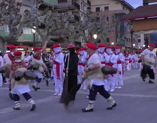 Inauteri herrikoietarako entsegu irekiak antolatu dituzte Lazkao eta Ataunen