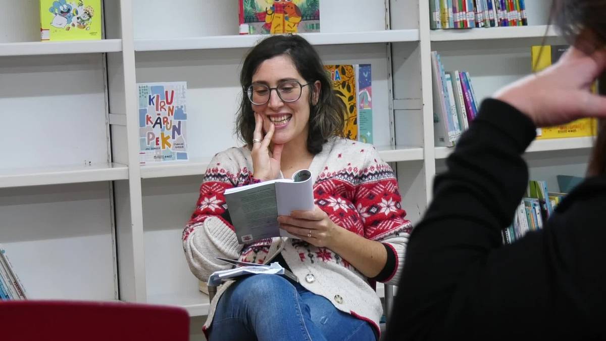 Betzaida Urtazak Mateo misteriotsua eleberriaren bigarren atala aurkeztu du