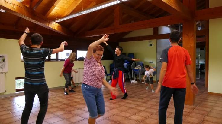 Dantza eta praktika garaikideen inguruko ekintzak izan dituzte Mutiloan, ‘LABO GEO: Gorputza eta Ondarea’ proiektuaren baitan