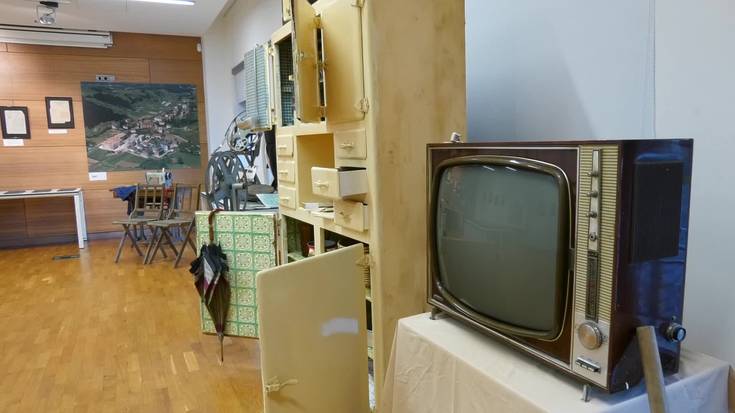 Erakusketa eta solasaldi batekin ospatu dute Gurutze Berri auzoaren 60. urteurrena