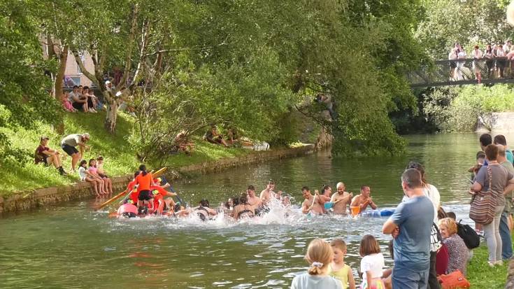 Baltsa estropadak egin zituzten Amundarain errekan Gazte Festen lehen egunean