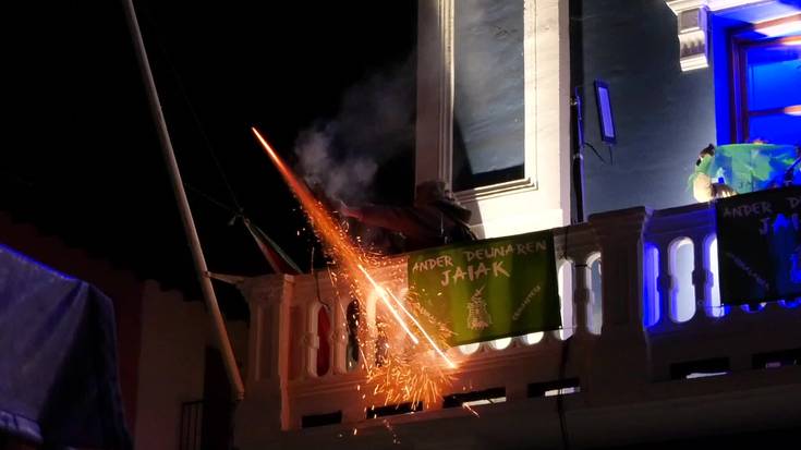 Hotza ahaztuta, herritarrak elkartu ziren jaien ongietorrian