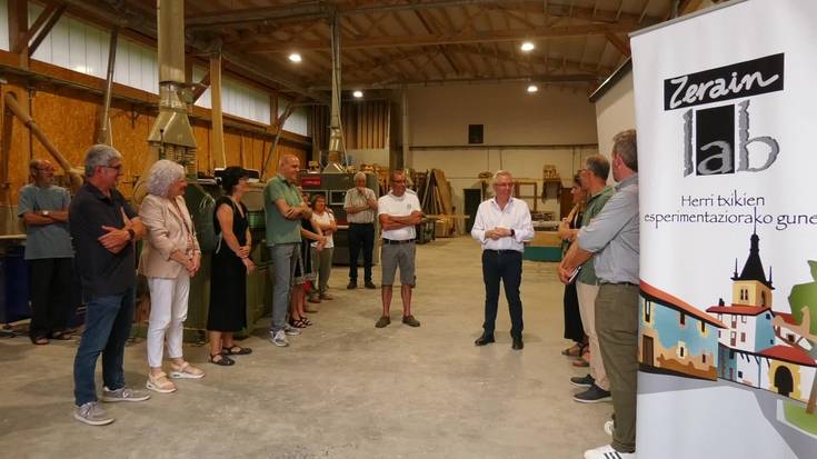 Zeraingo Energia Komunitate berriak bi instalazio fotovoltaiko jarri ditu herrian