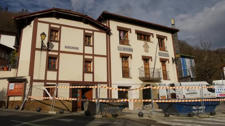 Udarako ostatua irekitzea espero dute Altzagan, herritarrentzat eta kanpotik datozenentzat topagune izan dadin