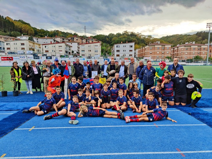 Ordizia Rugbyk 50 urte bete ditu festa giroan