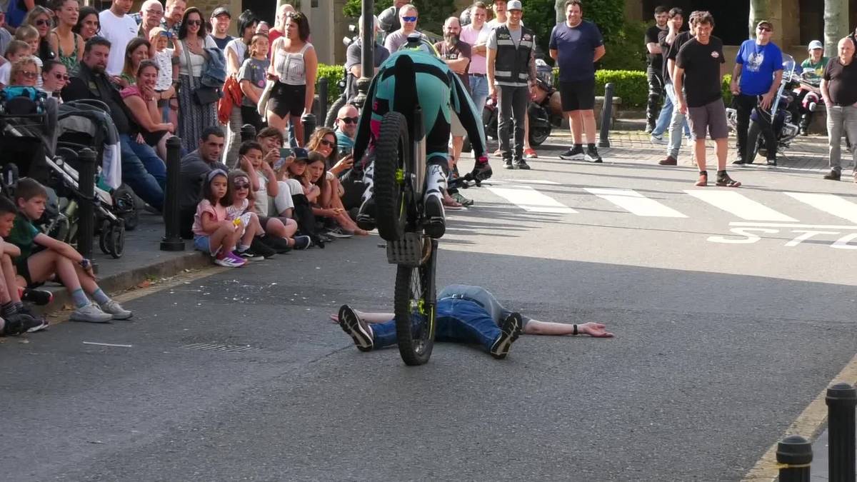 Trial erakustaldiaz gozatu zuten zaleek motor topaketan