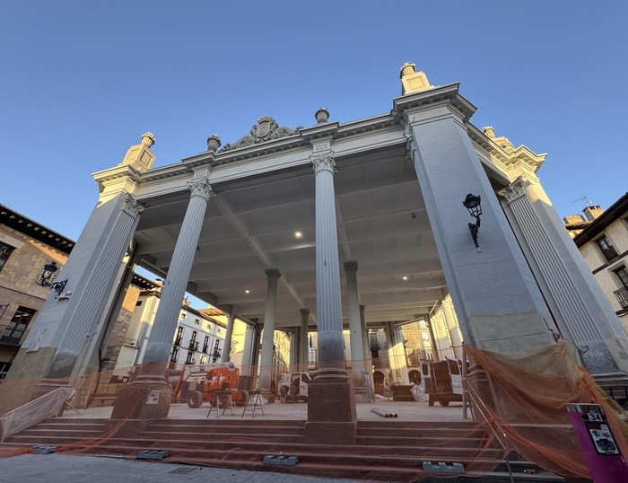 Plaza Nagusia, Eguberrietako azoka berezirako prest