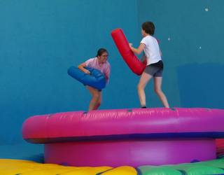 Salto eta brinko San Pedro festetan