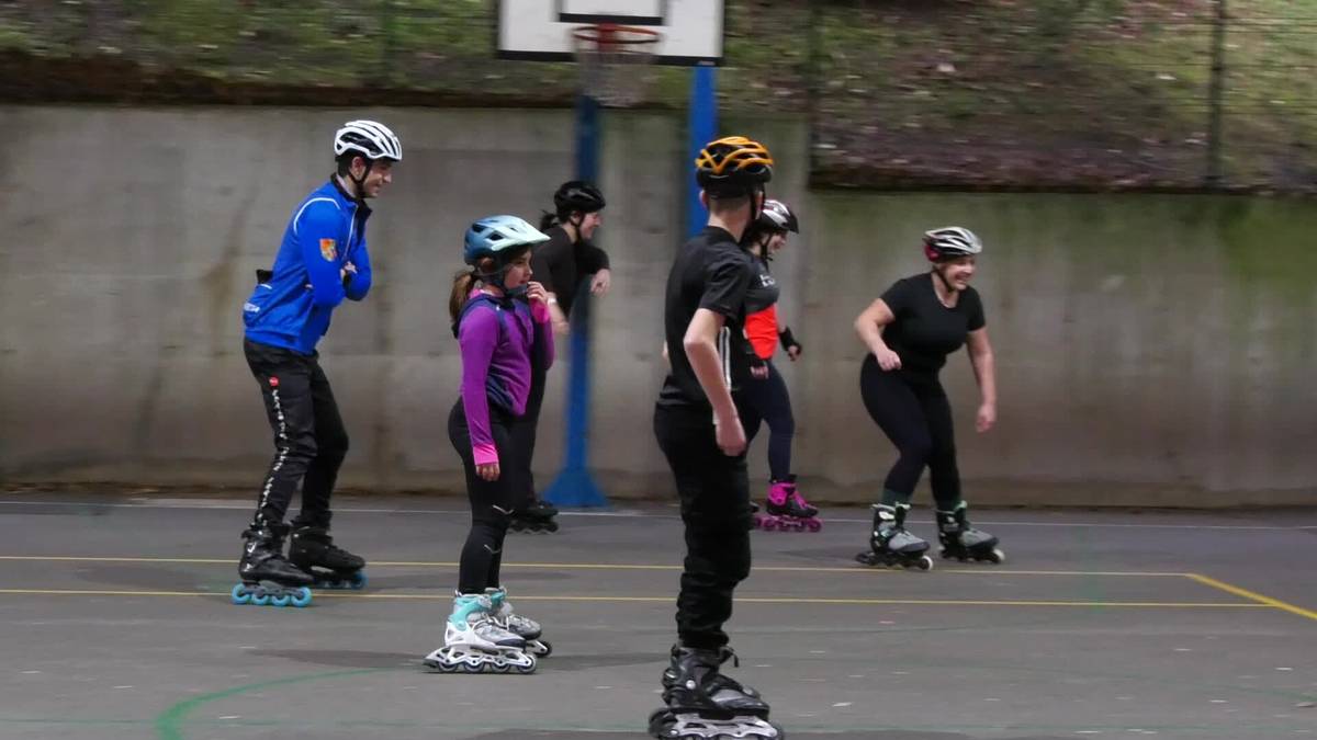 Irristaketa topaketa egin zuten Zegaman Aitor Vacas patinatzailearen eskutik