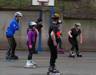 Irristaketa topaketa egin zuten Zegaman Aitor Vacas patinatzailearen eskutik