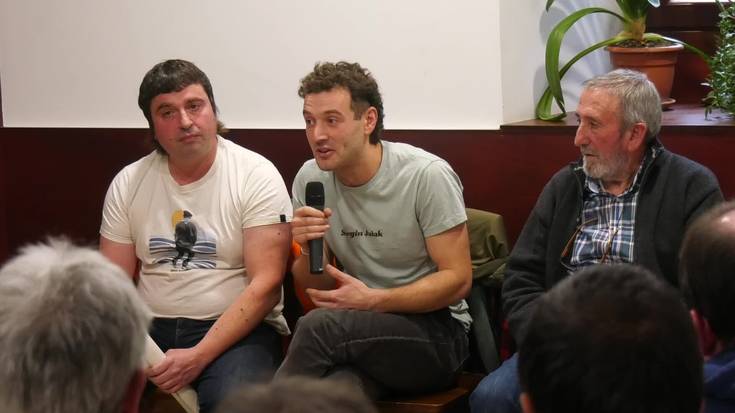 Baserritik bizitzearen iragana, oraina eta etorkizuna izan zituzte hizpide Intxaurpe Elkartean