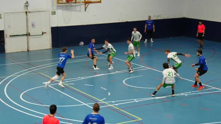 Ordiziak lidergoa sendotu zuen Majorin, Hondarribiari 22–21 irabazita