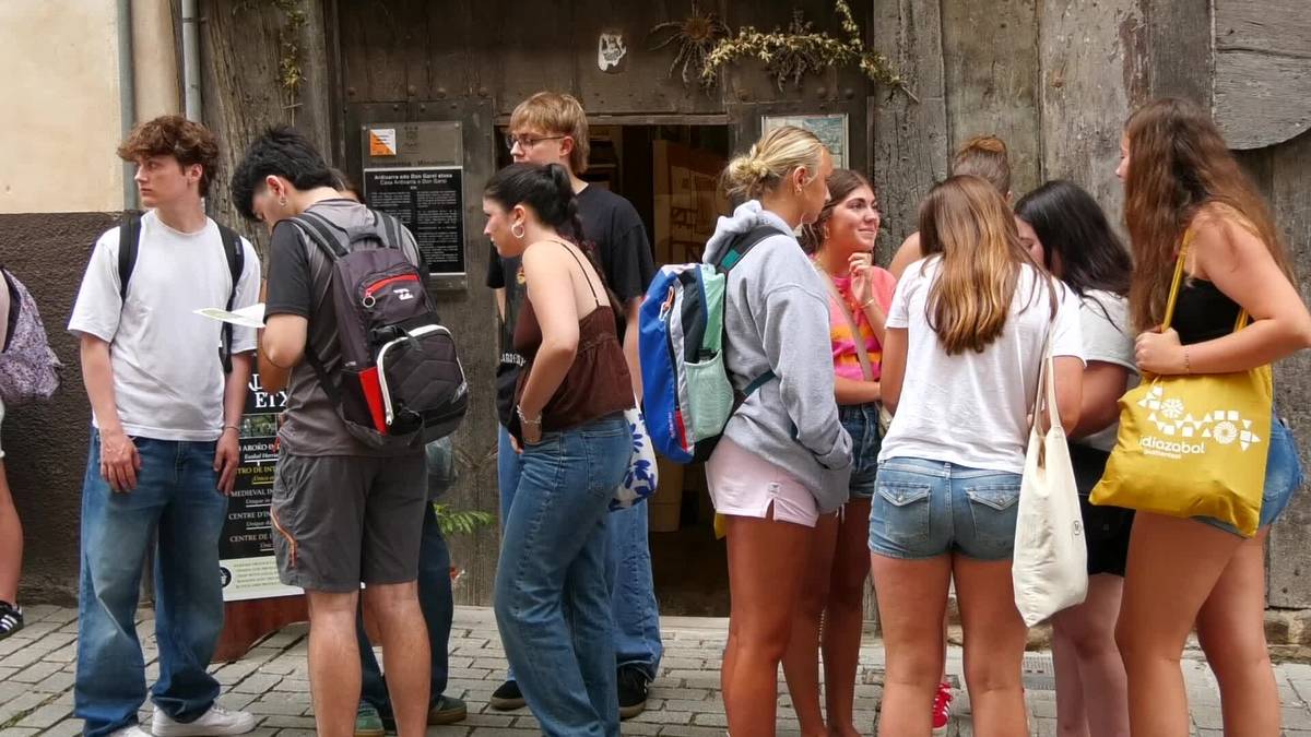 Ateak Ireki egitasmoan parte hartzen ari diren euskal diasporako gazteak Goierrin dira