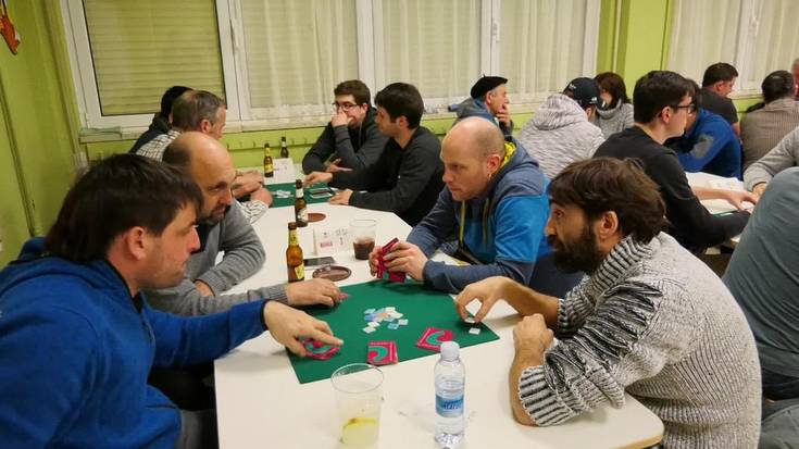 136 bikote musean Argi Berri elkarteko txapelketan