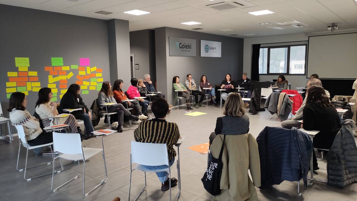 Goierriko euskarazko komunikabideak, bat egiteko prozesuan murgilduta