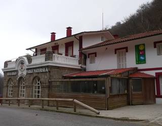 Lizarrustiko ostatua erabili eta kudeatzeko lizitazioa zabalik da